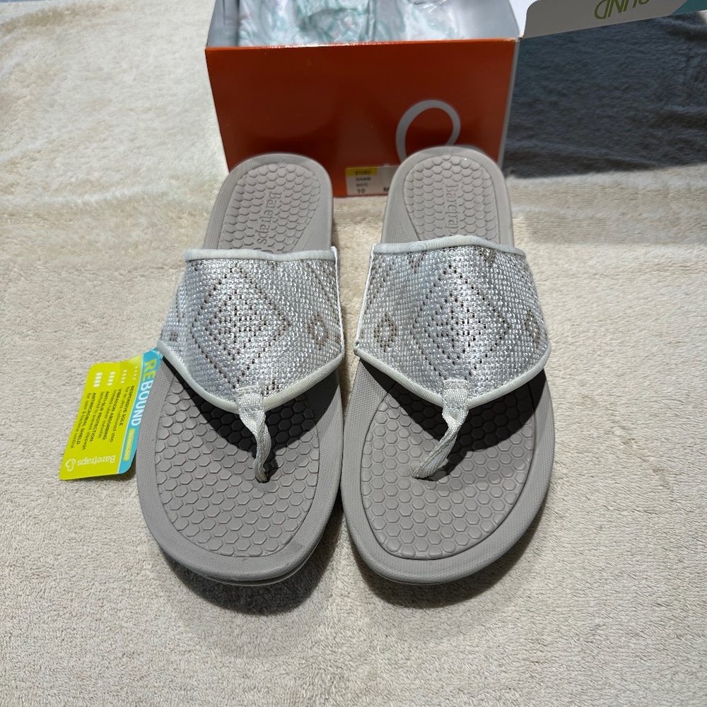Baretraps White Sandals NWT